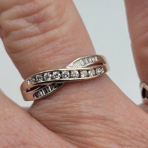14K White Gold Crossover Diamond Ring